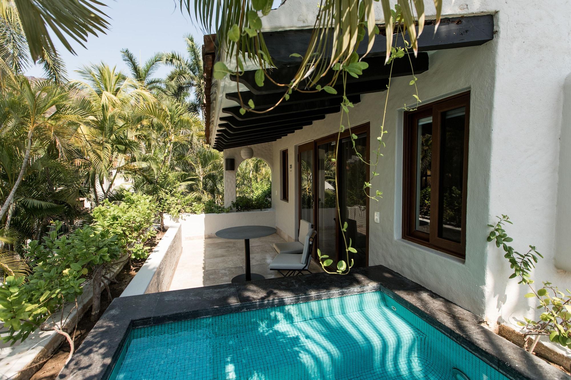 Thompson Zihuatanejo, A Beach Resort, By Hyatt Exterior photo