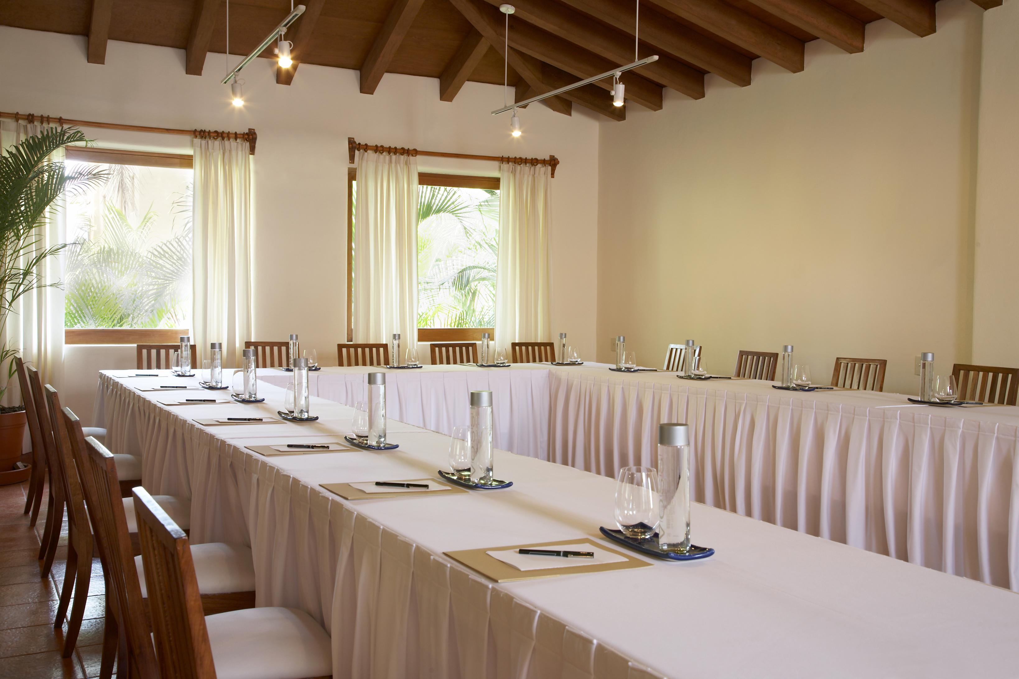 Thompson Zihuatanejo, A Beach Resort, By Hyatt Exterior photo